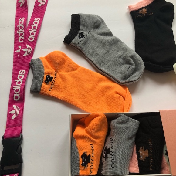 FREE 1 Pink lanyard + 10 pairs of ankle socks - Picture 2 of 5